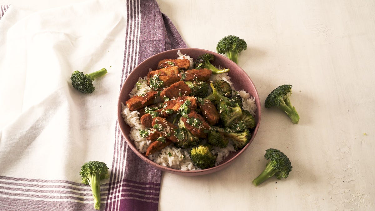 preview for Baked Tempeh With Peanut Sauce Is SO Satisfying