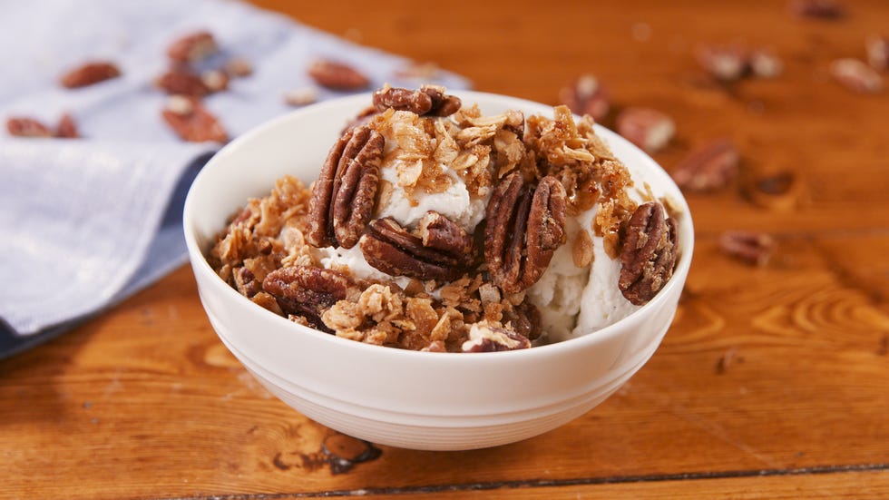 Dish, Food, Cuisine, Ice cream, Frozen dessert, Sundae, Ingredient, Dessert, Frozen yogurt, Gelato, 