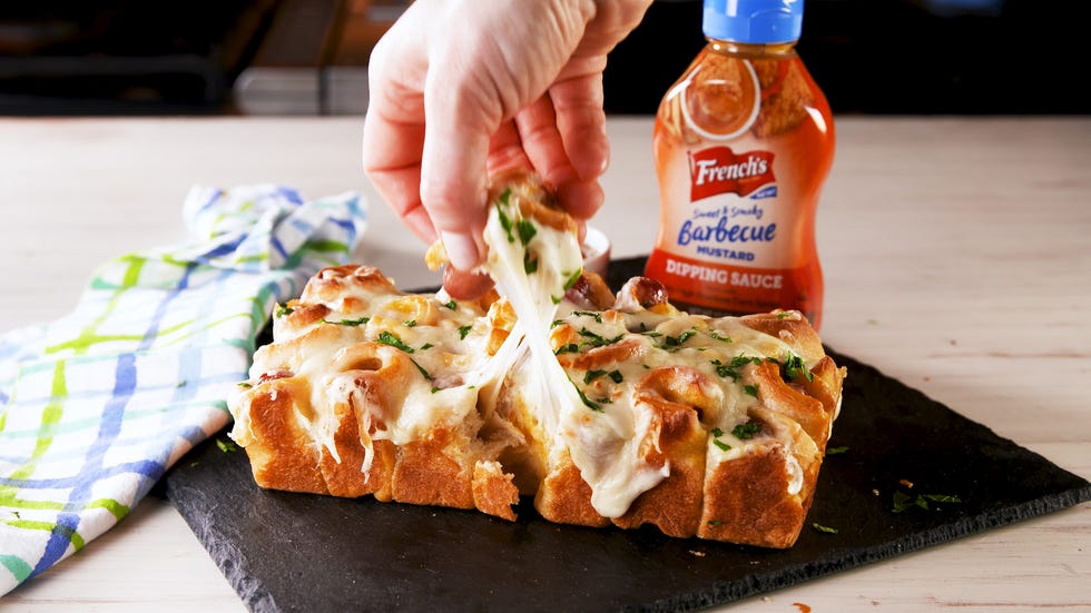 Pigs In A Blanket Pull Apart Bread - Delish.com