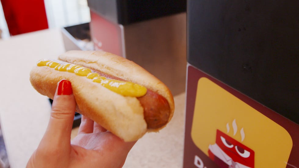 Fast food, Food, Junk food, Hot dog bun, Cuisine, Dish, Dodger dog, Sausage bun, Ingredient, Hot dog, 