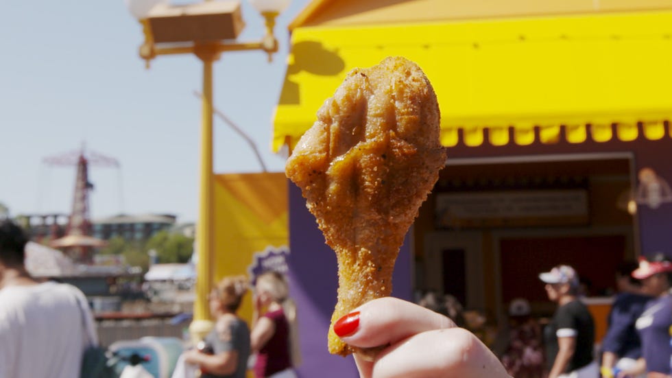 Corn dog, Food, Ice cream cone, Cuisine, Fast food, Fried food, Dish, American food, Dessert, Fried chicken, 