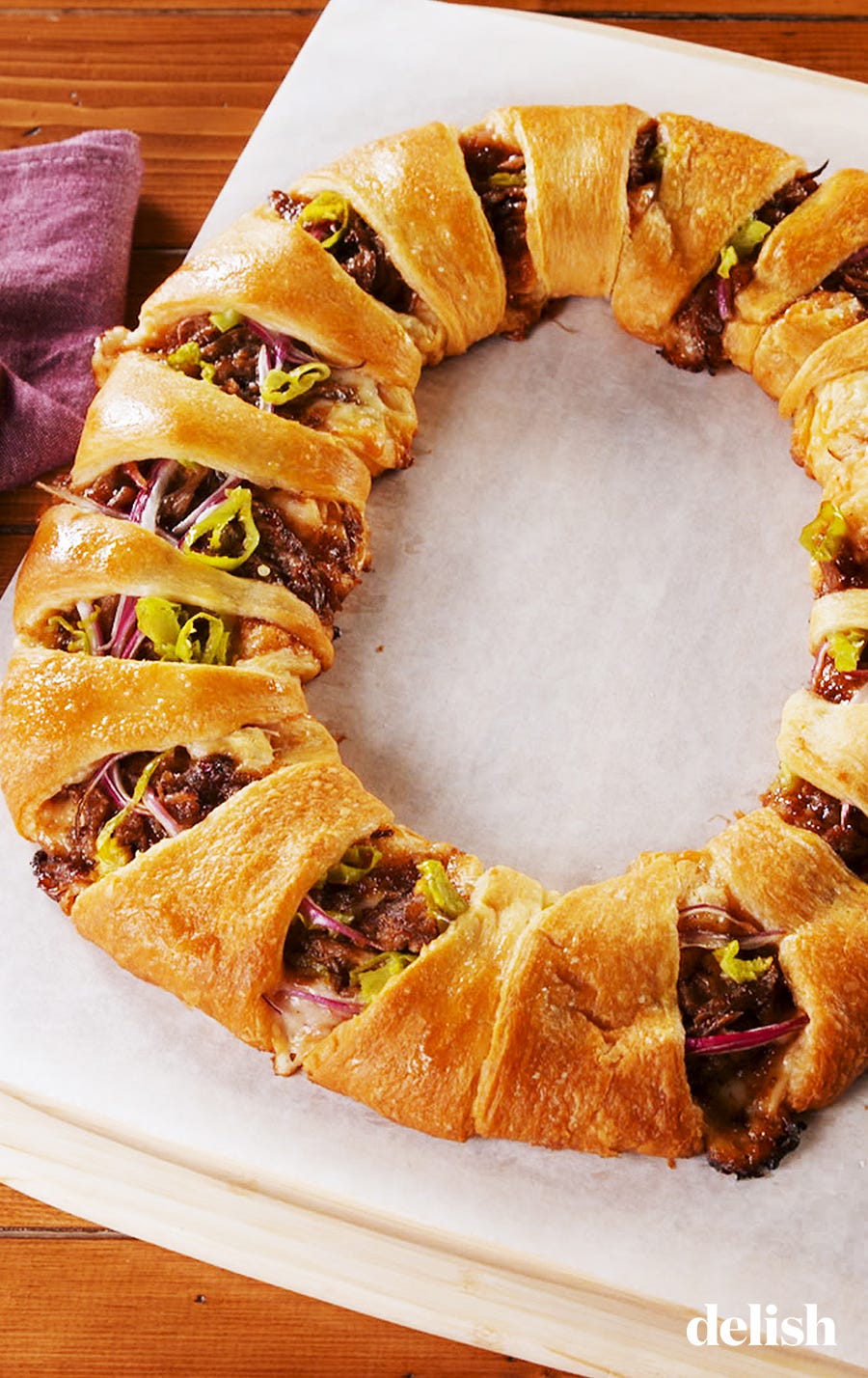 dish, food, cuisine, rosca de reyes, ingredient, baked goods, croissant, dessert, produce, staple food,