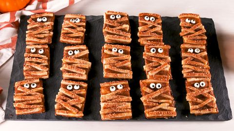 preview for Your Halloween Party Needs These Pumpkin Mummy Cookies