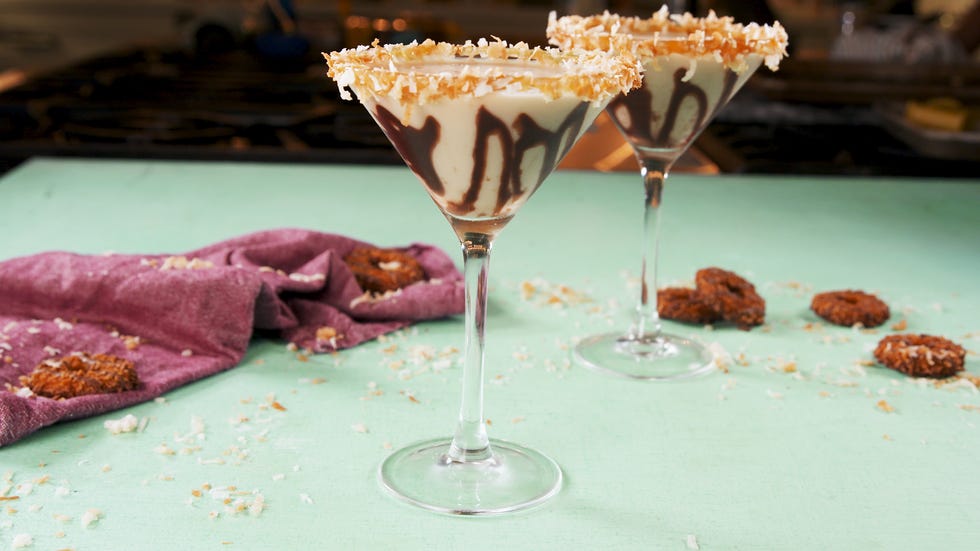 Food, Martini glass, Dish, Cuisine, Dessert, Drink, Ingredient, Stemware, Irish cream, Recipe, 