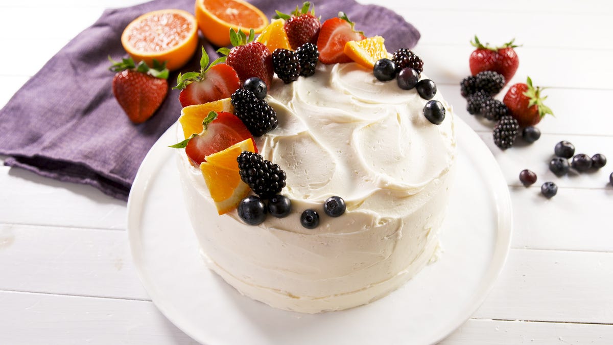 https://hips.hearstapps.com/hmg-prod/images/delish-sangria-cake-still002-1561756509.jpg?crop=0.5625xw:1xh;center,top&resize=1200:*