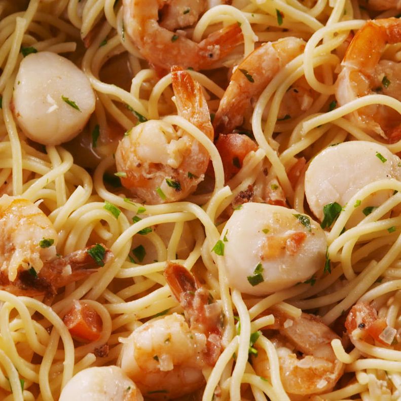 Best Seafood Pasta Recipe - How to Make Seafood Pasta With Scallops and  Prawns