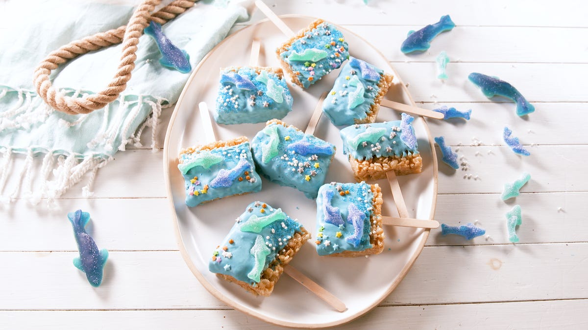 preview for Take A Bite Out Of These Festive Shark Krispie Treats