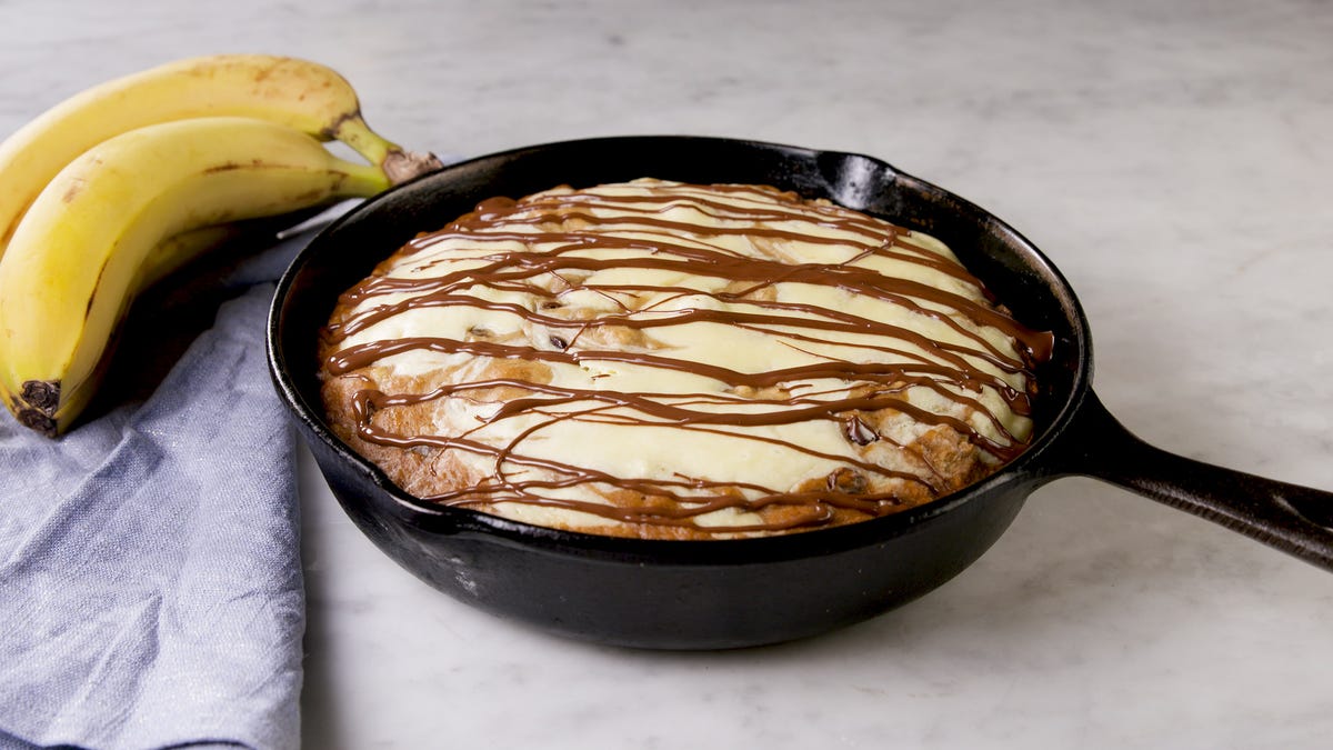 Cast Iron Skillet Banana Bread - The Cookin Chicks