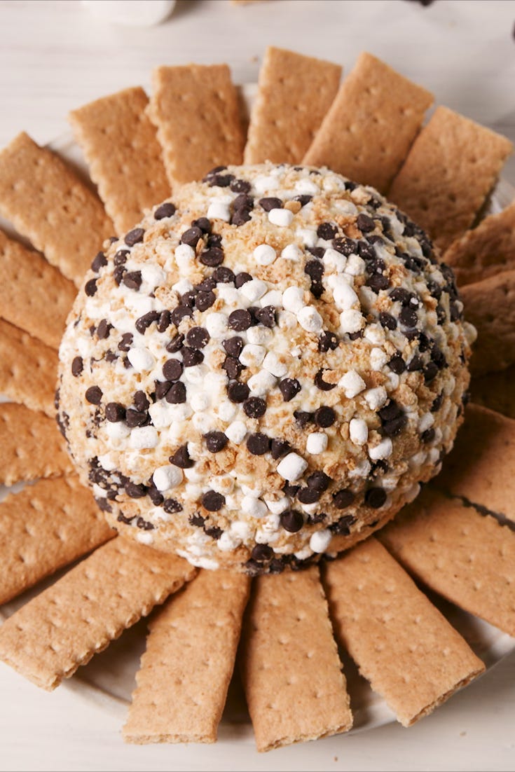 Dish, Food, Cookies and crackers, Cuisine, Cracker, Snack, Ingredient, Cookie, Gluten, Baked goods, 