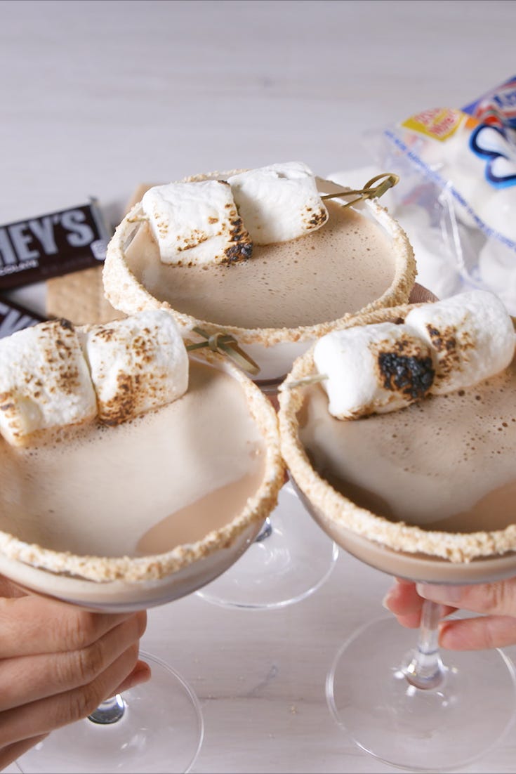 20 Best Christmas Martini Recipes - Easy Holiday Martini Ideas