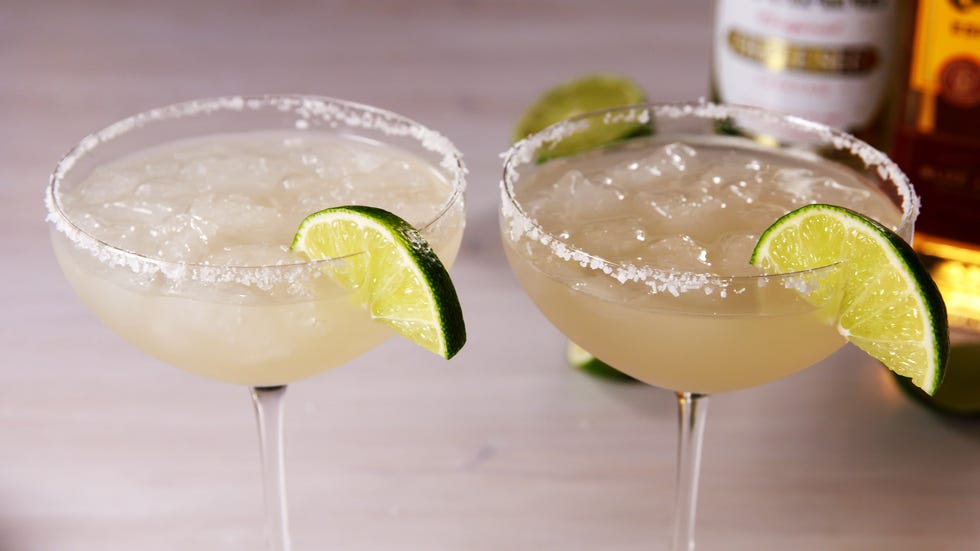 Drink, Lime, Lemon-lime, Food, Paloma, Alcoholic beverage, Gimlet, Classic cocktail, Margarita, Non-alcoholic beverage, 