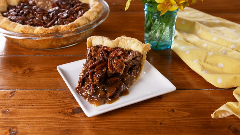 Dish, Food, Cuisine, Pecan pie, Ingredient, Pie, Pecan, Produce, Dessert, Baked goods, 