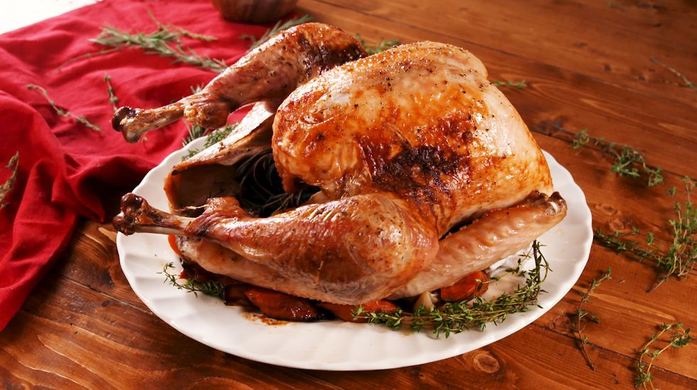 Snoop Dogg Vs. Jamie Oliver: Whose Thanksgiving Turkey Is Better ...