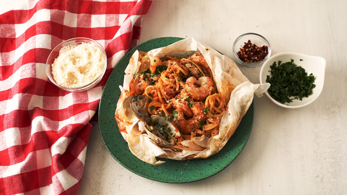 preview for Spaghetti en Papillote Is AMAZING