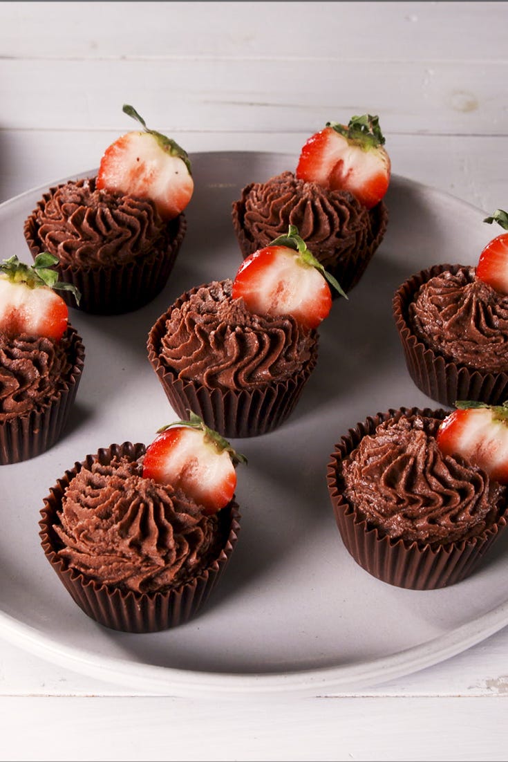 strawberry chocolate mousse cups