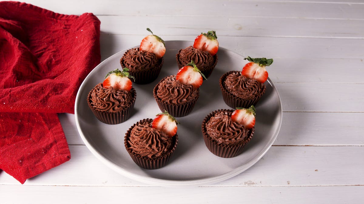 preview for Strawberry Chocolate Mousse Cups Are Chocolate Heaven