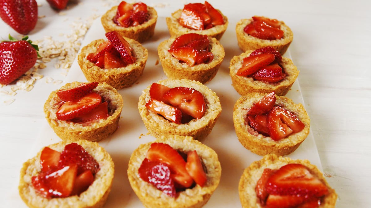 Mini Strawberry Shortcake Cookie Cups Recipe - Creations by Kara