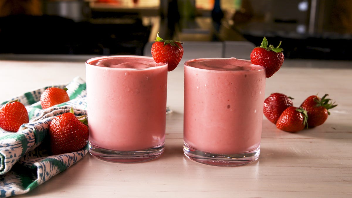 preview for Dole Whip Fanatics Need To Strawberry Dole Whips!