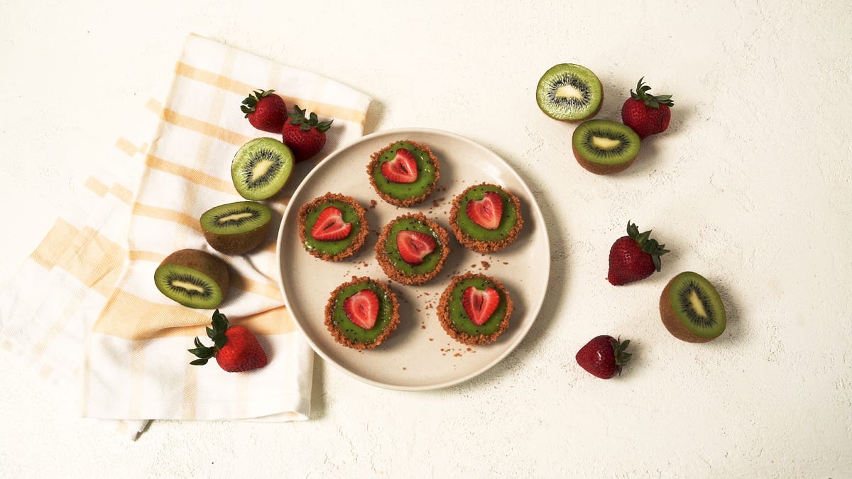 preview for These Strawberry Kiwi Mini Tarts Are SO Cute