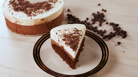 triple chocolate mousse cake horizontal