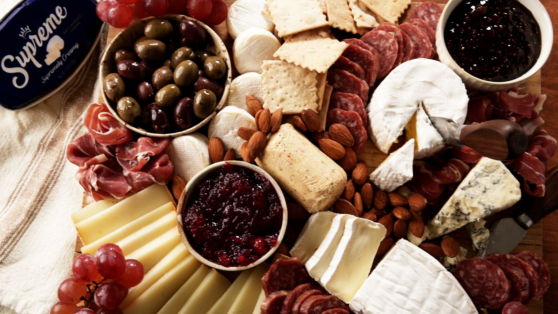 Deck the Halls With Cheese & Crackers Charcuterie Serving