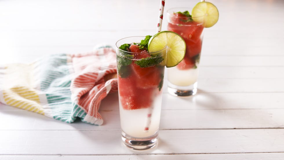 https://hips.hearstapps.com/hmg-prod/images/delish-watermelon-ice-cubes-still002-1563401699.jpg?crop=0.522xw:0.927xh;0.257xw,0.0272xh&resize=980:*