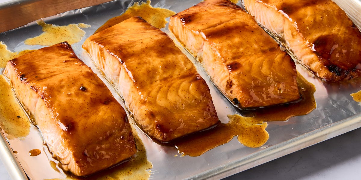 preview for This 6-Ingredient Brown Sugar Salmon Is Ready In 15-Minutes