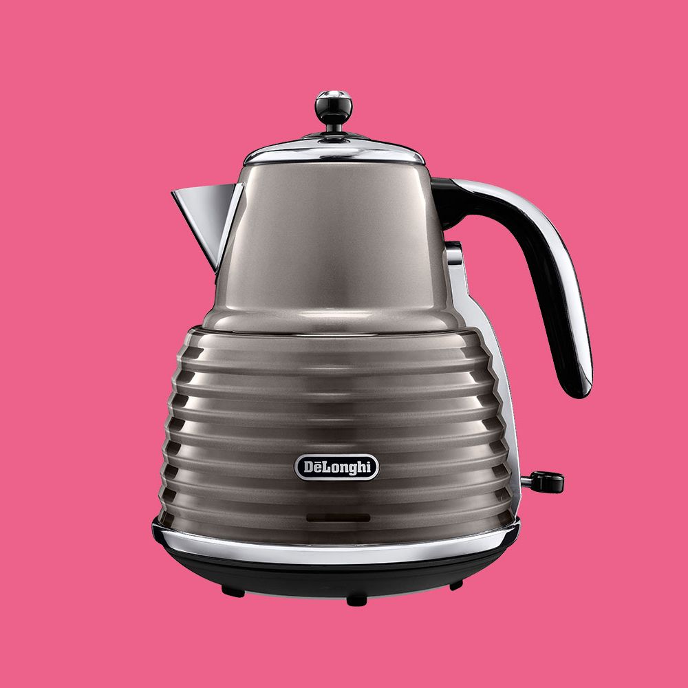 Kettle, Small appliance, Coffee percolator, Home appliance, Jug, Electric kettle, Vacuum flask, Teapot, Serveware, Coffeemaker, 