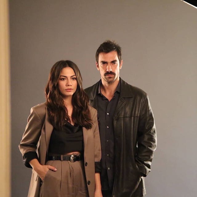Demet ozdemir ibrahim celikkol  Doğduğun Ev Kaderindir Nací en casa