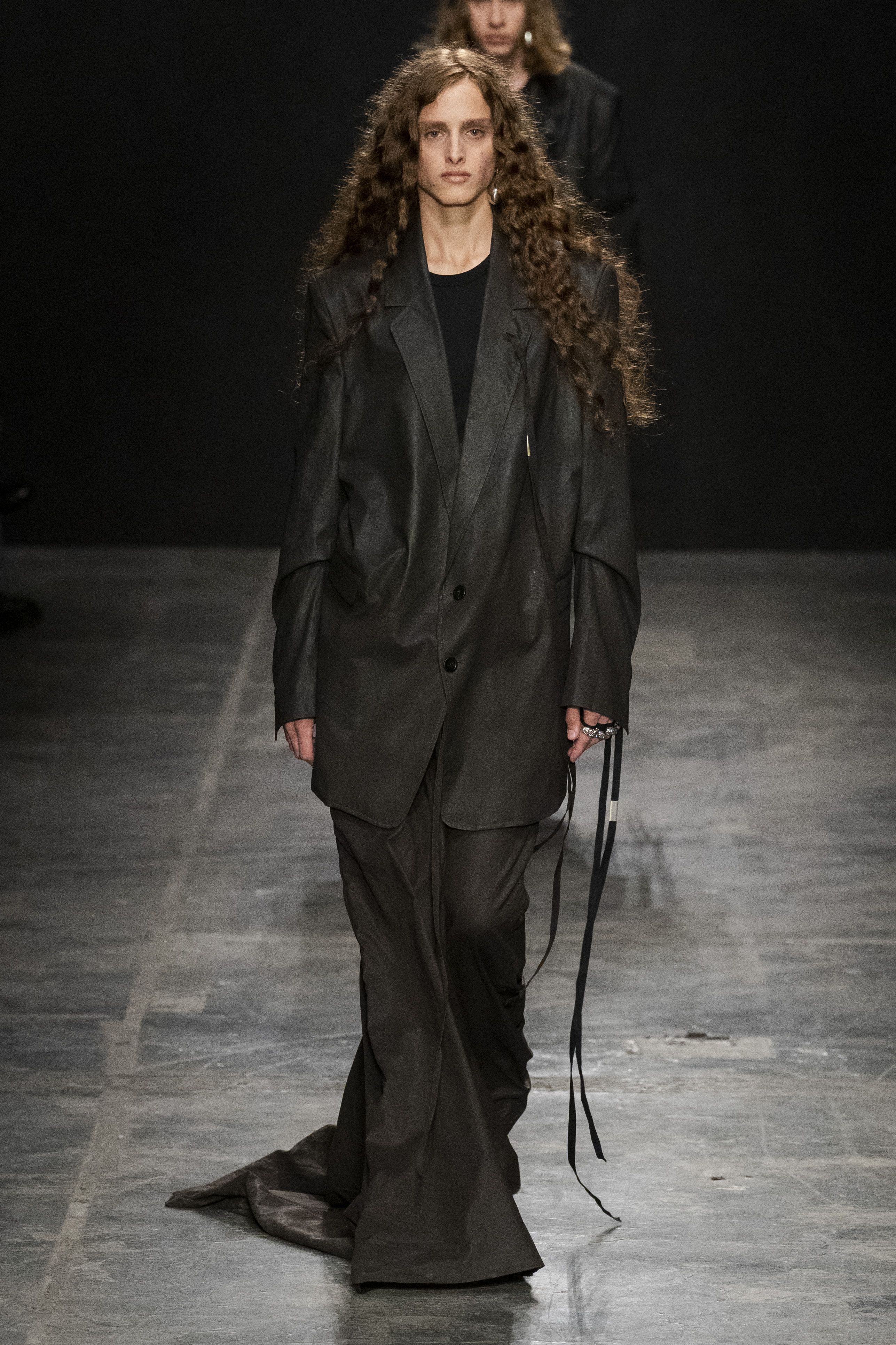 アン ドゥムルメステール（ANN DEMEULEMEESTER）」2023春夏