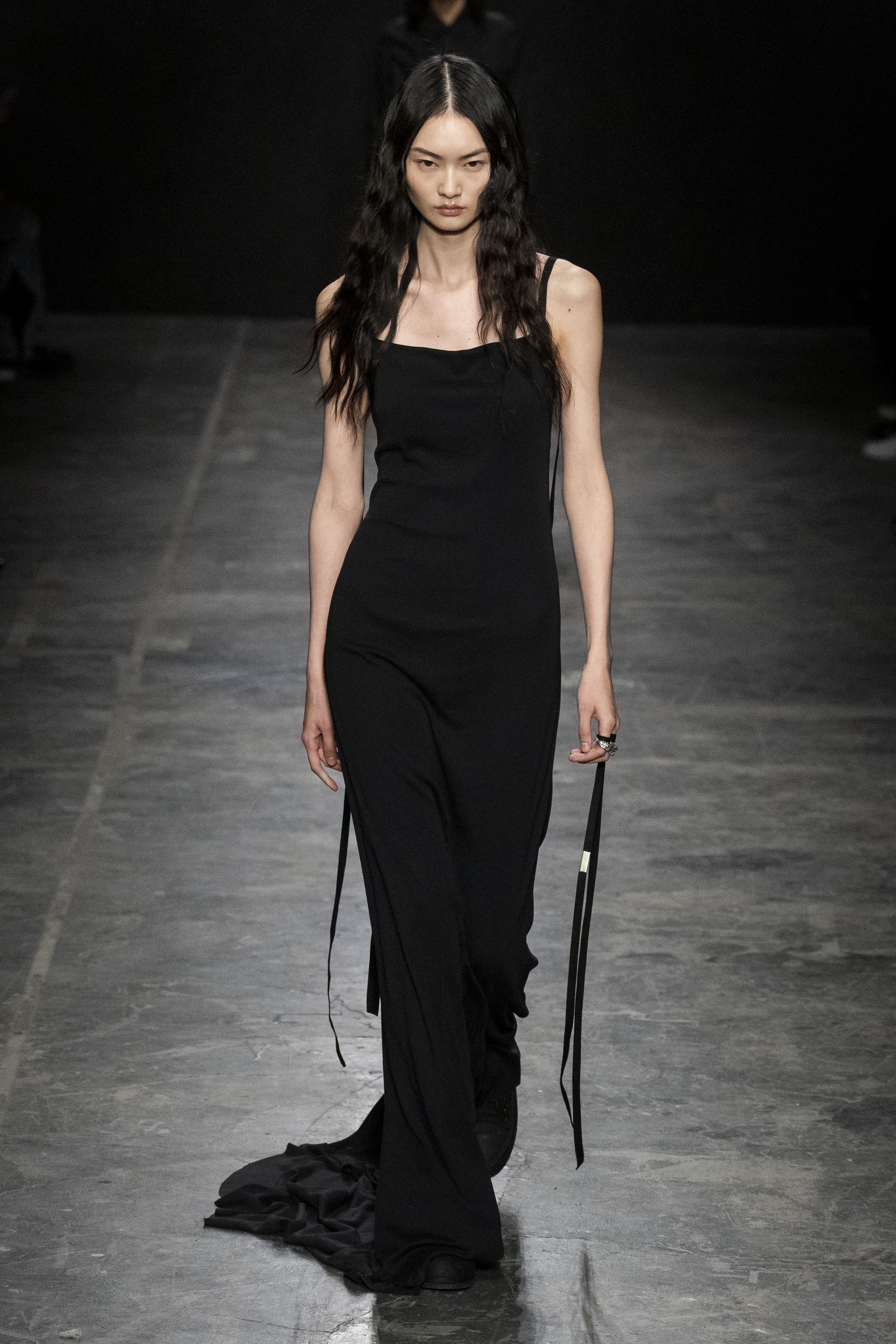 アン ドゥムルメステール(ANN DEMEULEMEESTER)」2023春夏 アン ドゥムルメステール(ANN DEMEULEMEESTER)」2023春夏