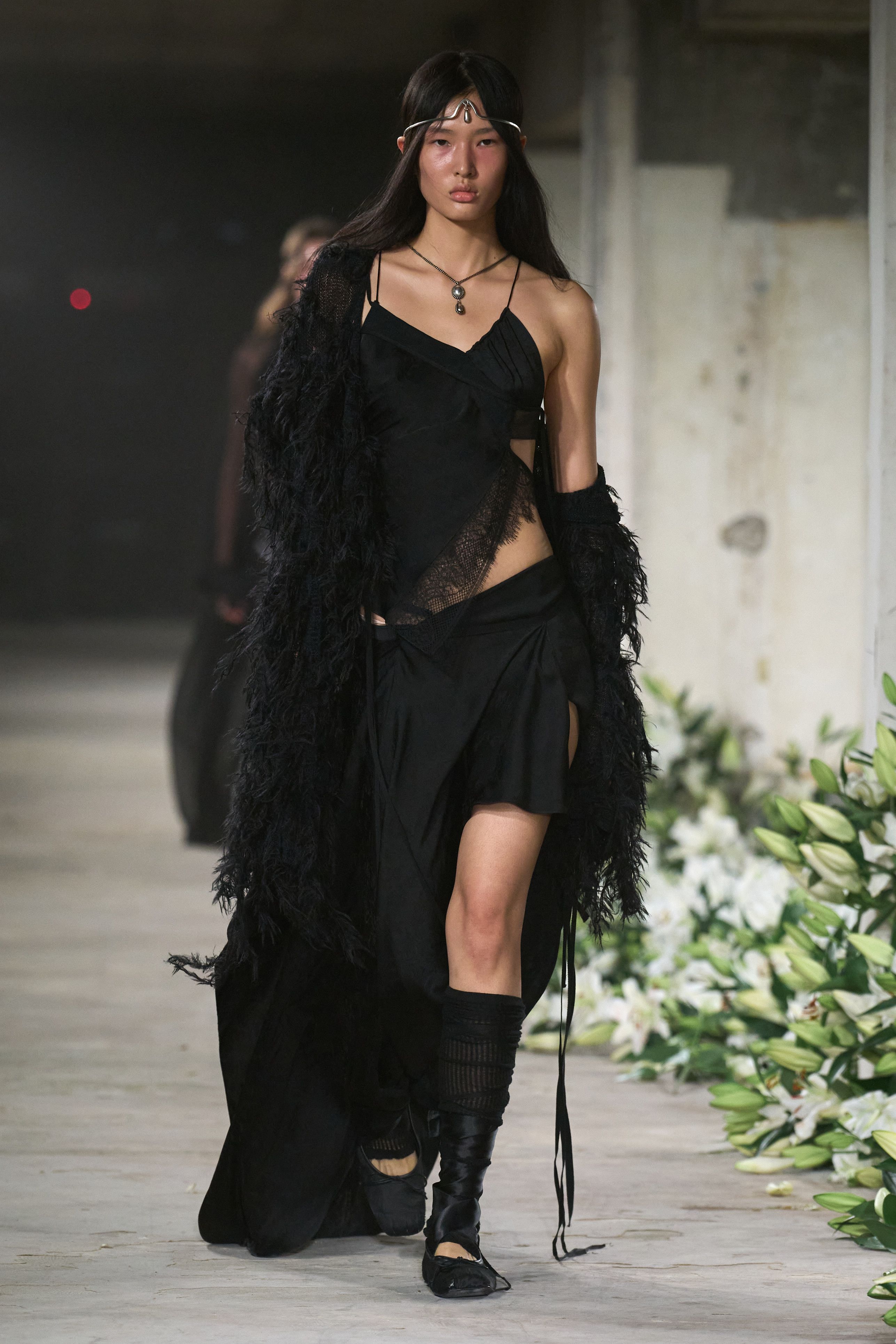 アン ドゥムルメステール(ANN DEMEULEMEESTER)」2025春夏 アン ドゥムルメステール(ANN DEMEULEMEESTER)」2025春夏