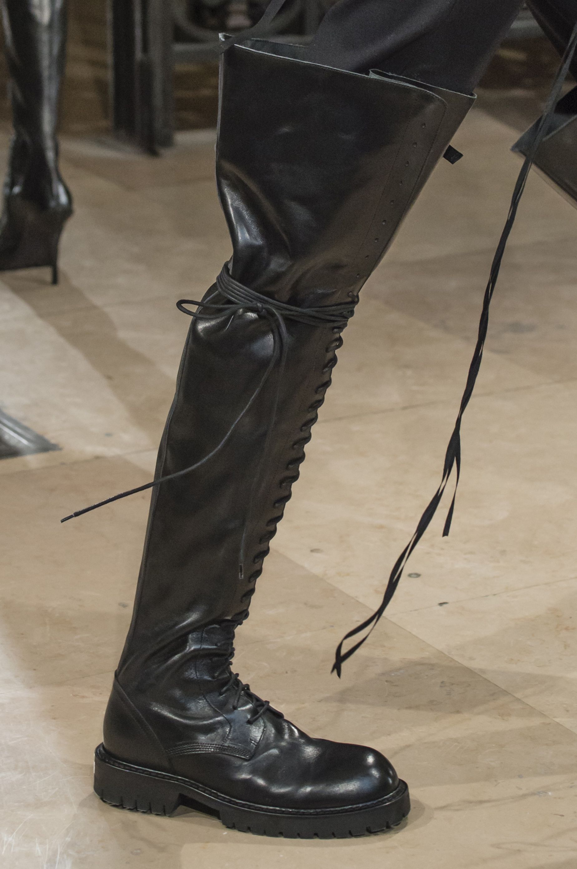 Anfibi moda 2019: gli stivali modello combat boots sono il must