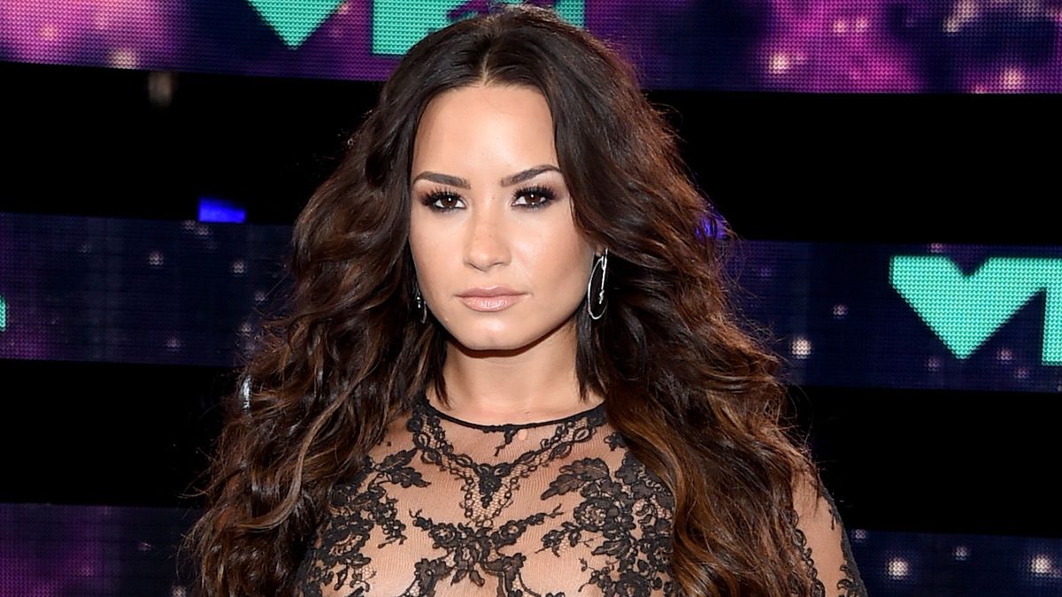 Demi Lovato Looks the Hottest She Has Ever Looked on the MTV VMAs