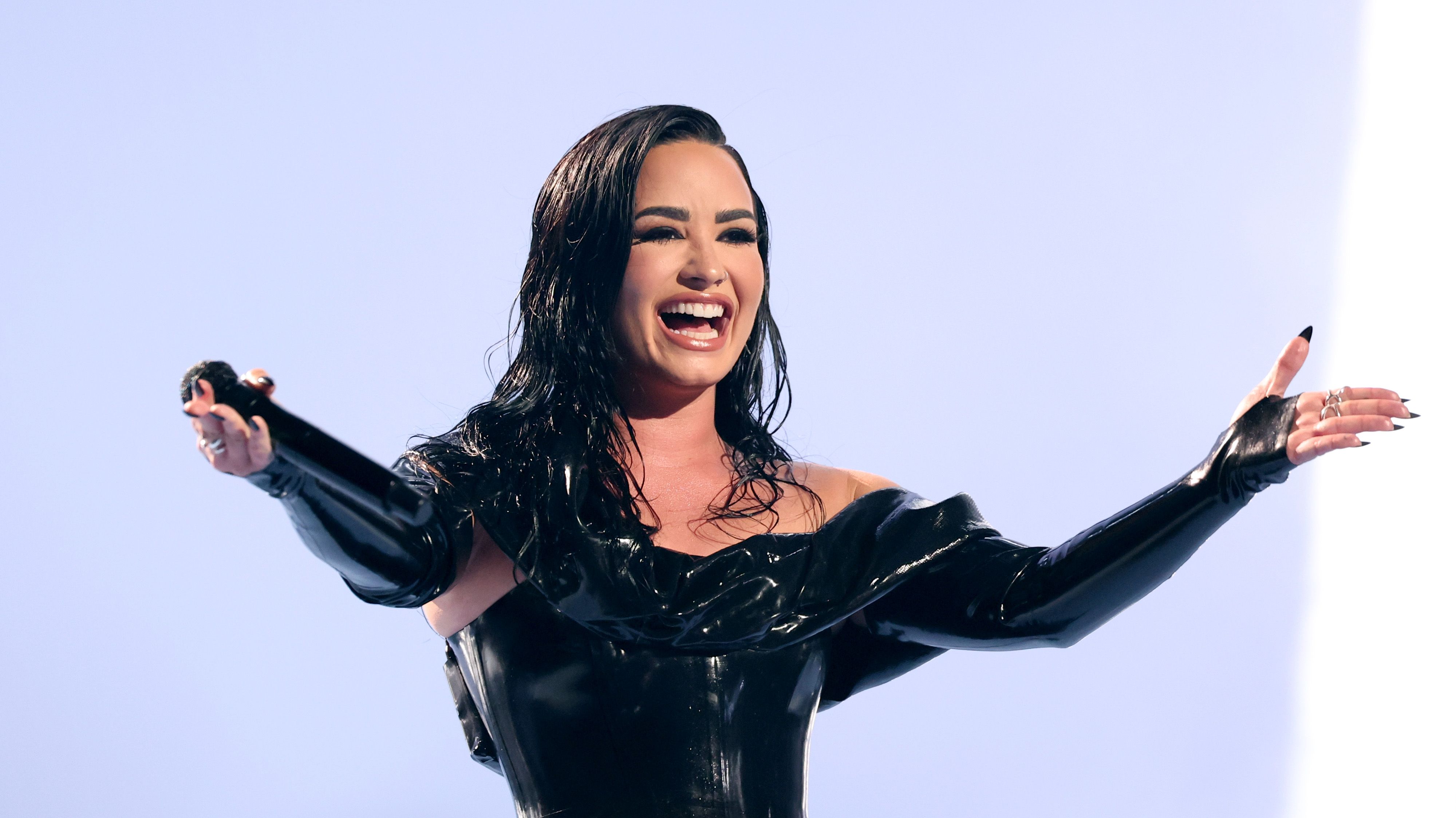 Demi Lovato: Entertainment Weekly Outfits