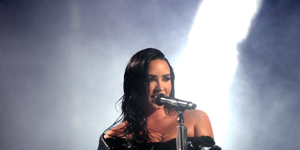 Demi Lovato  - Σελίδα 3 Demi-lovato-performs-onstage-the-2023-mtv-video-music-news-photo-1694566387.jpg?crop=1.00xw:0.752xh;0,0