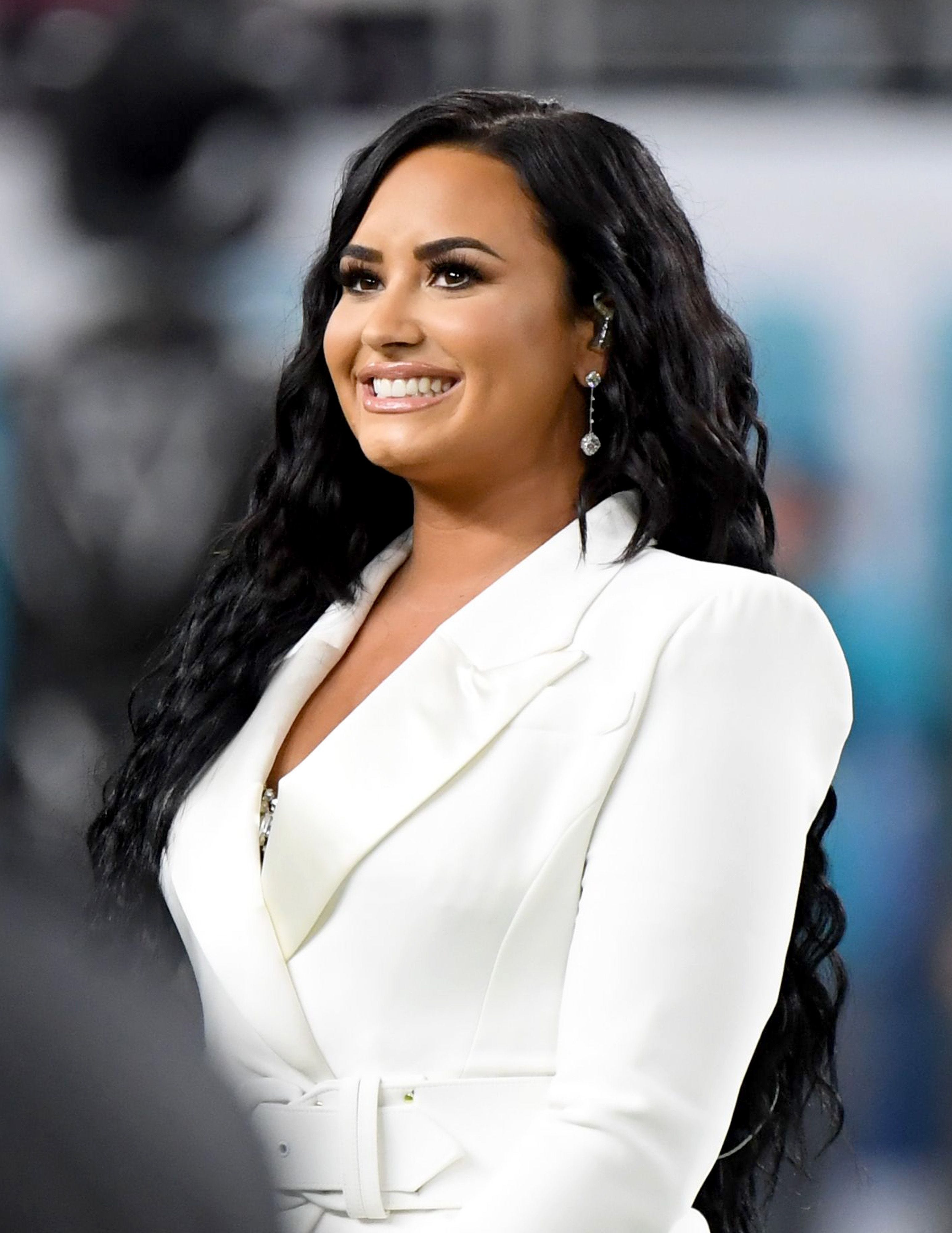 3088px x 1737px - Demi Lovato Opens Up About Her Sexuality After Max Ehrich Split