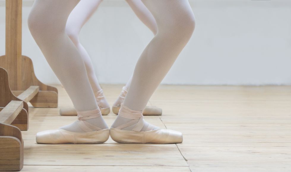 ballet demi plie position feet