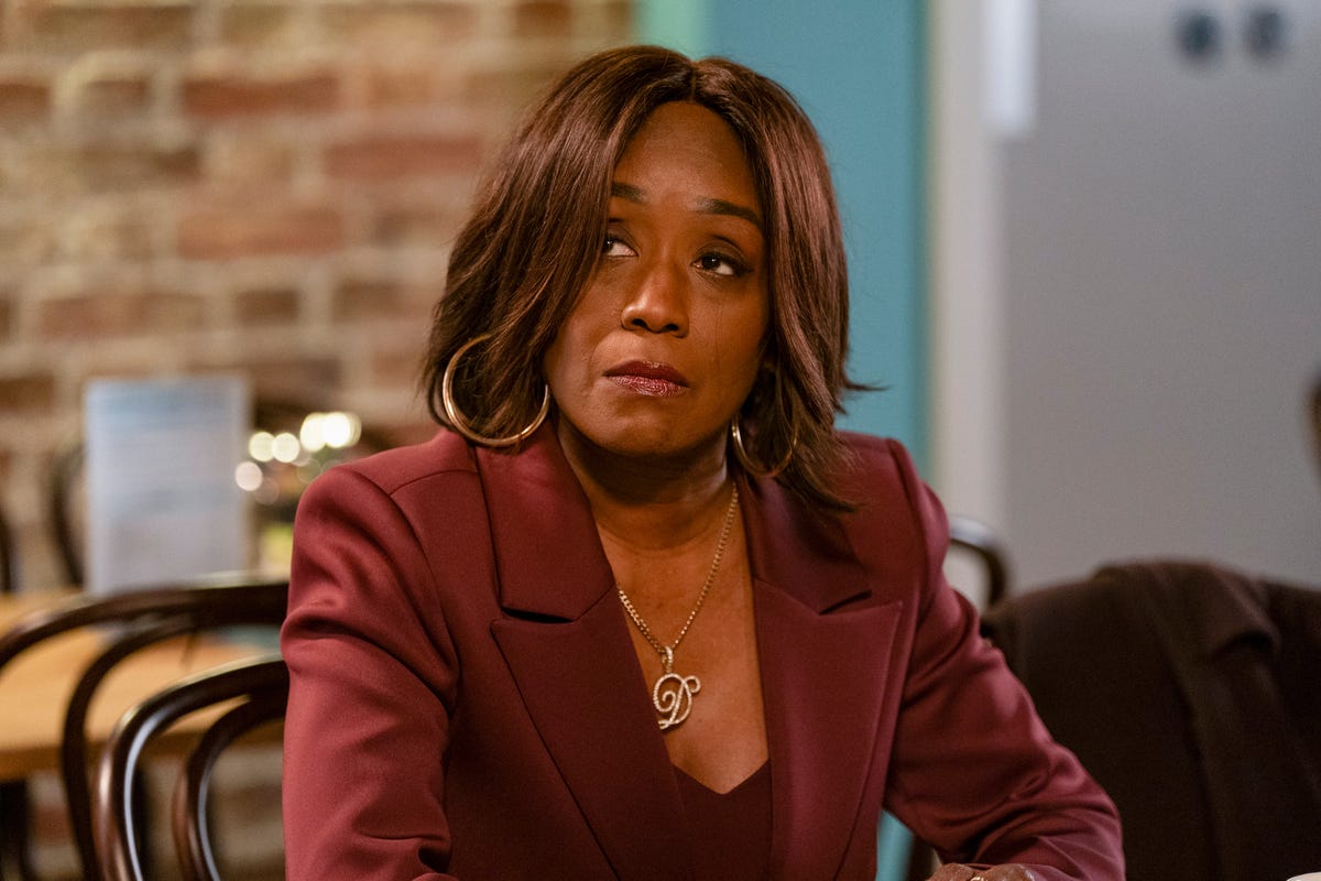 EastEnders Soap Scoop! Phil makes a huge decision