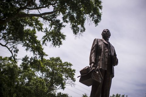 statue of slave rebellion leader denmark vesey in charleston's hampton park