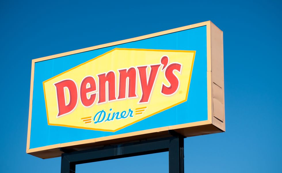 denny's diner restaurant sign