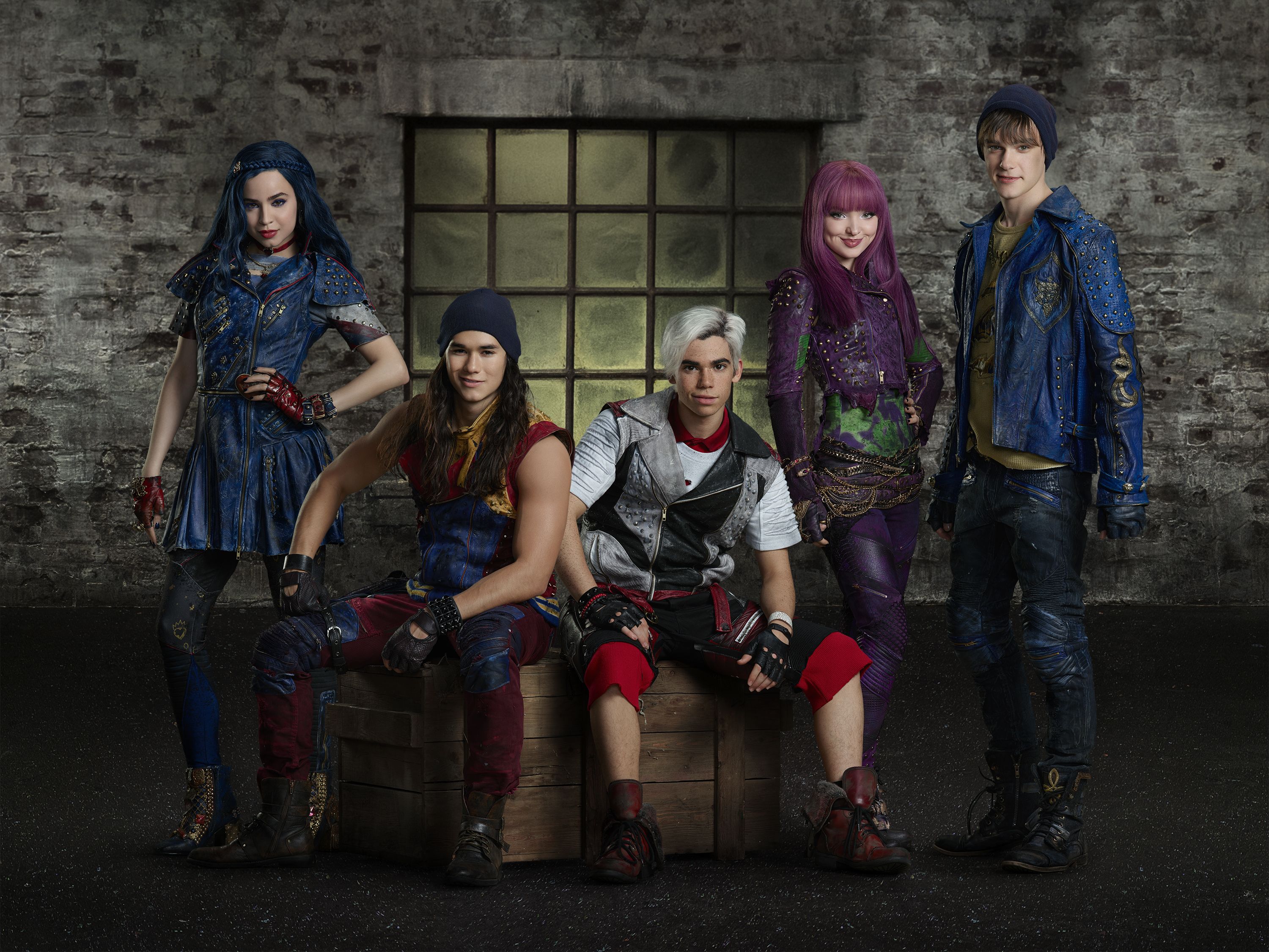 Descendants Cast - Rotten to the Core (From Descendants)