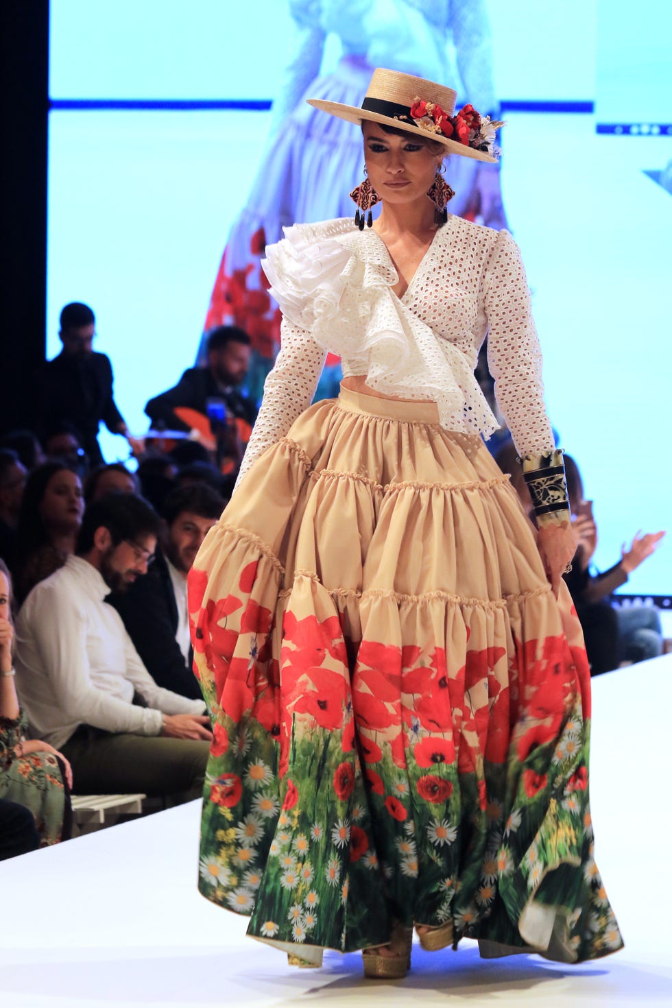 Fashion show, Fashion, Clothing, Fashion model, Runway, Fashion design, Event, Public event, Dress, Performance, 