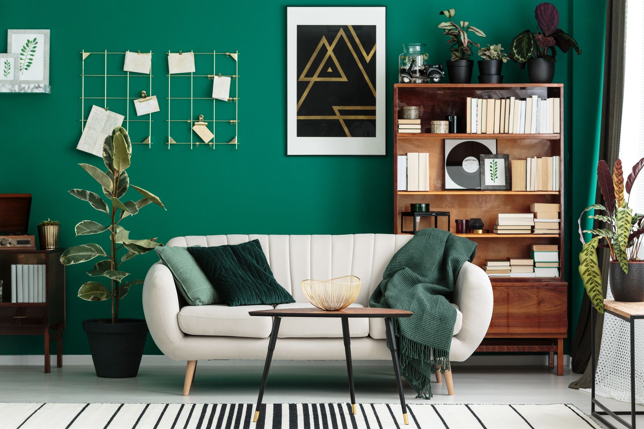 11 Ways To Incorporate Emerald Green Into Your Home Atelier Yuwaciaojp