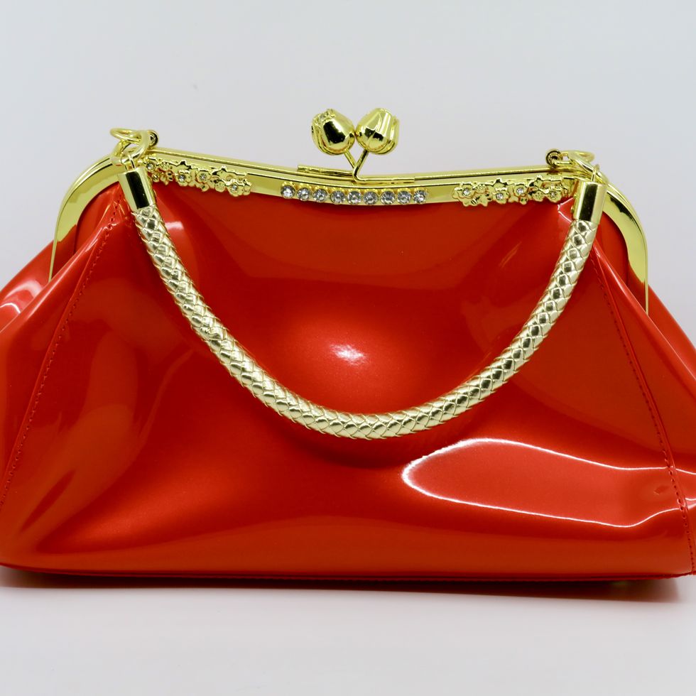 vintage items to borrow from grandma handbags