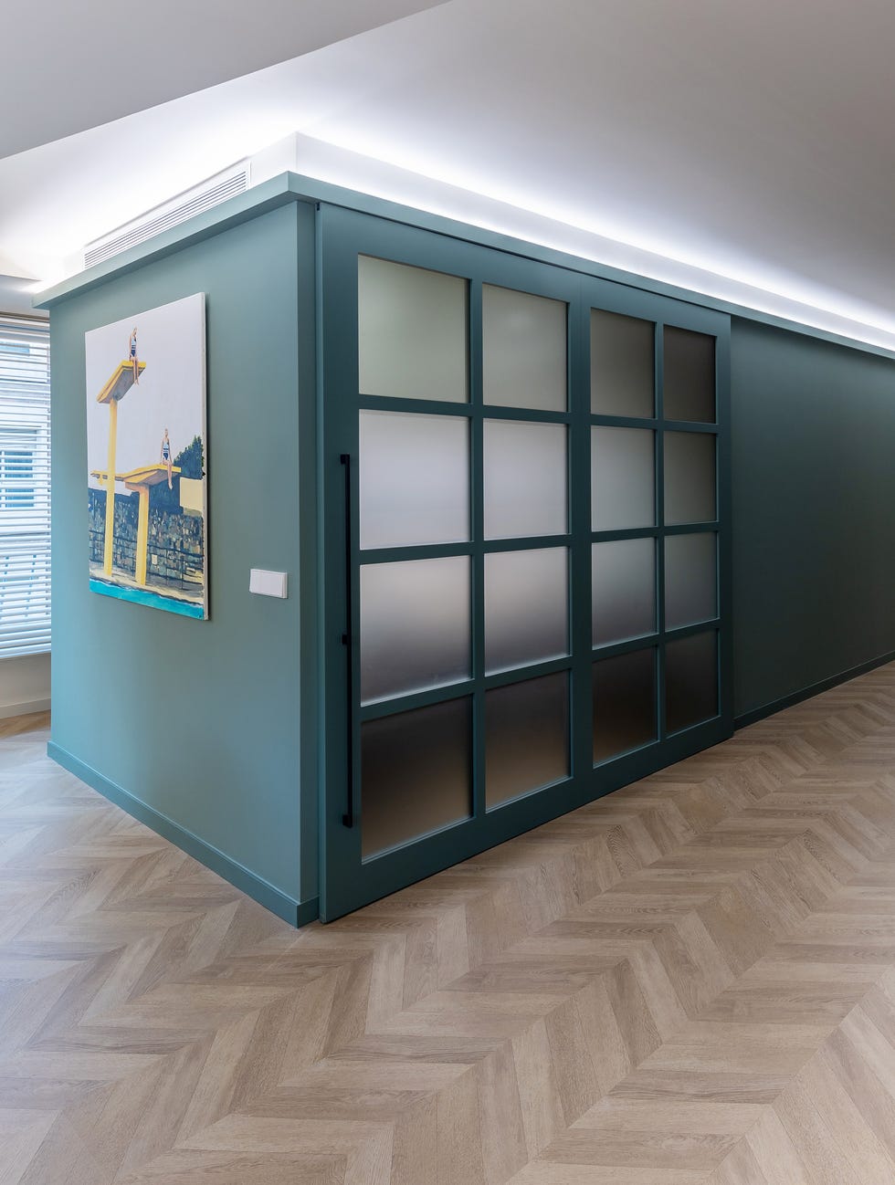 módulo verde con puertas correderas