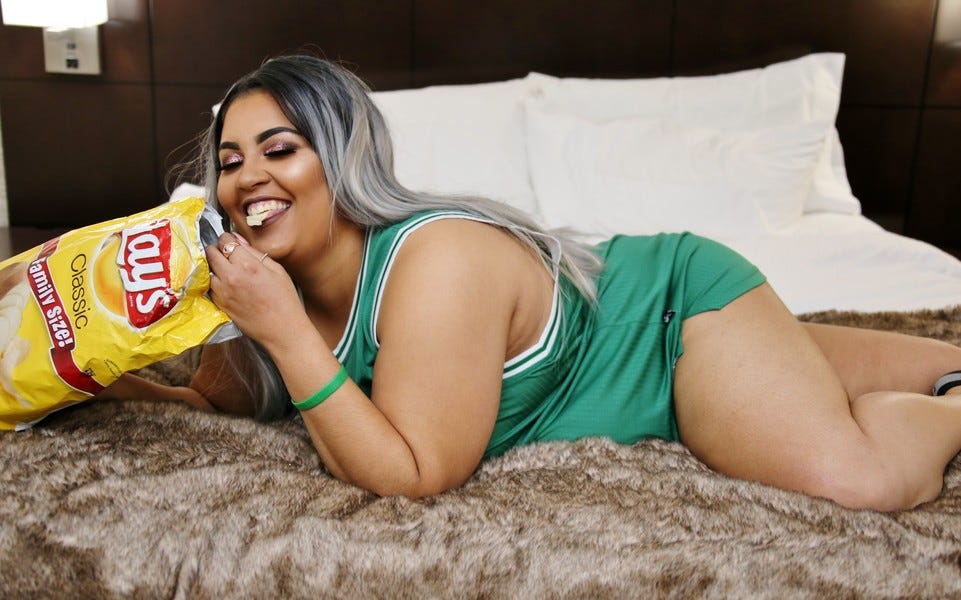 Thigh, Leg, Photo shoot, Drink, Model, Abdomen, Mouth, Photography, Black hair, Muscle, 