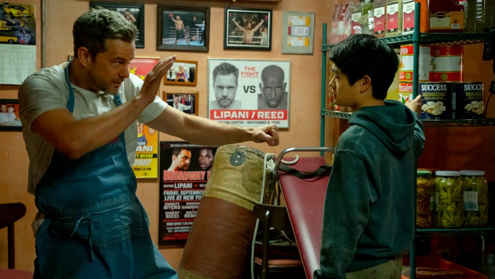 Joshua Jackson en Ben Wang in 'Karate Kid: Legends'