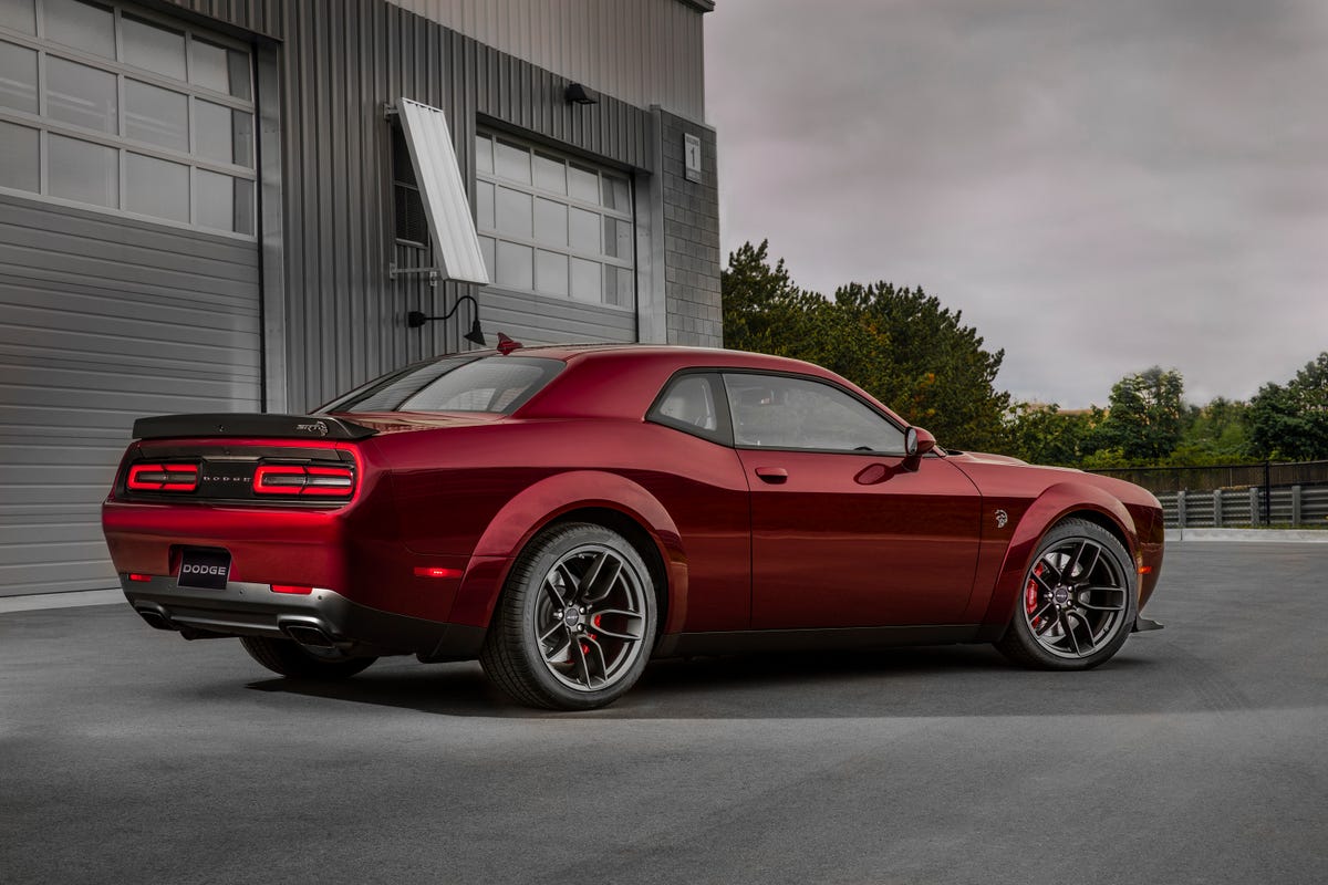 Widebody Challenger Hellcat - 2018 Dodge Challenger SRT Hellcat Widebody