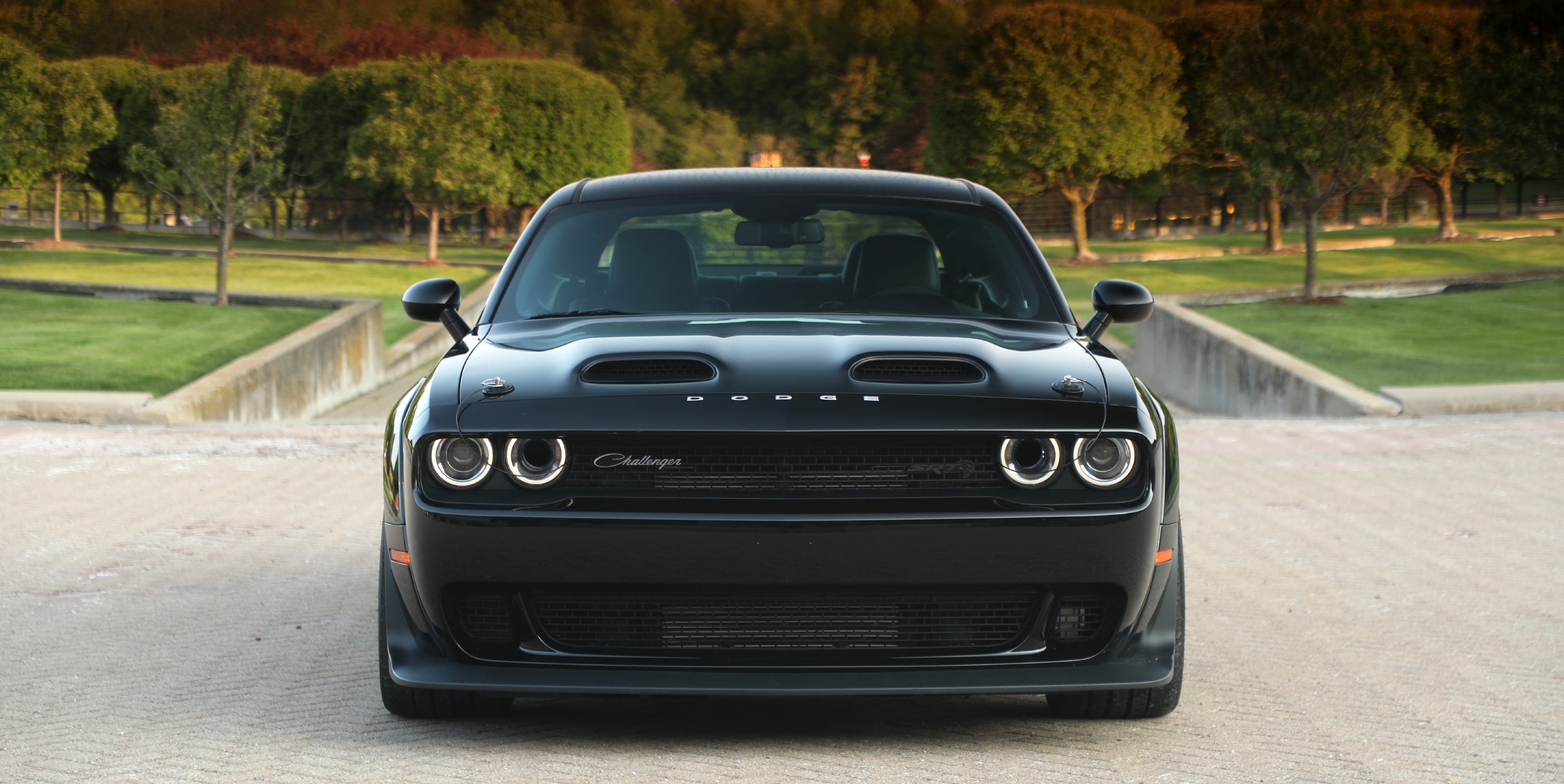 Thieves Drive Straight into Dealership, Cops Say, Drive Off in Dodge Challenger Hellcat Jailbreak 